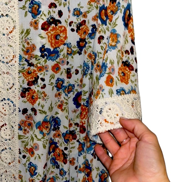 EVERLEIGH Boho top w/lace on a fall floral pattern w/swing sleeves L - Picture 7 of 8